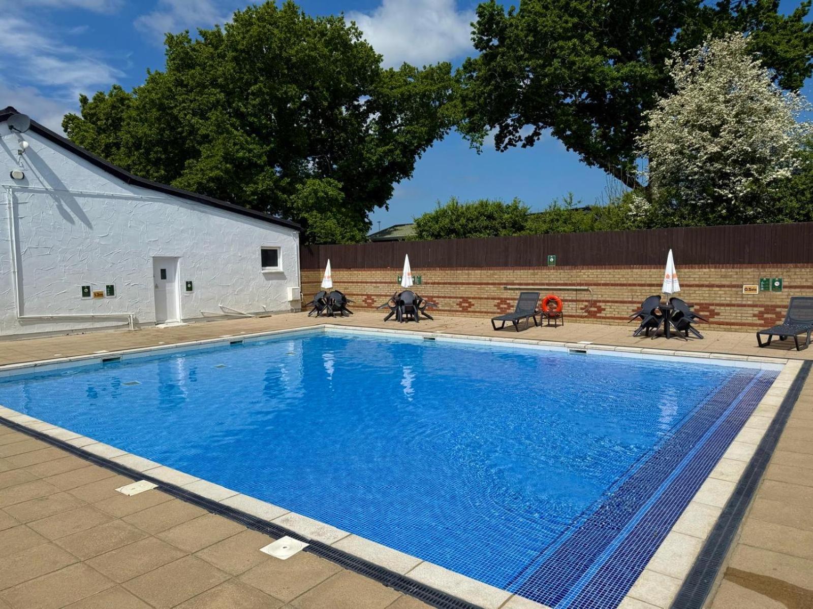 Red Squirrel Lodge Sandown Exterior foto